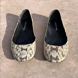 Vera Wang snake skin and leather flats
